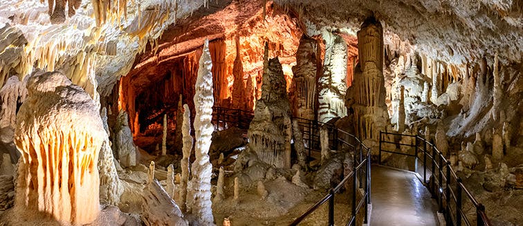 Qué ver en Eslovenia Cueva de Postojna