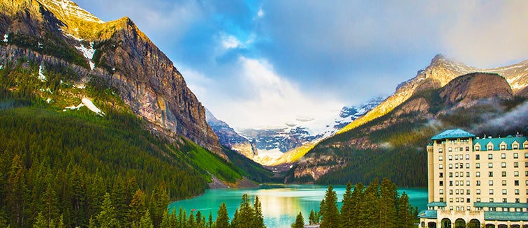 Tour packages to Lake Louise from USA